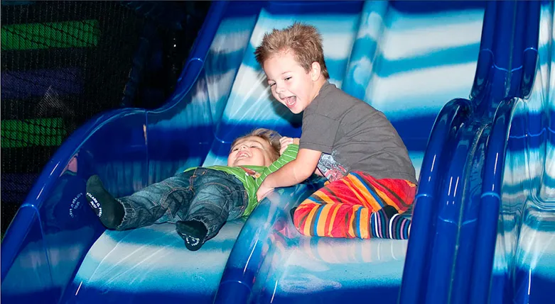 132038leklandetdelfinen1