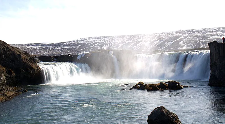 132049islandiaresor1