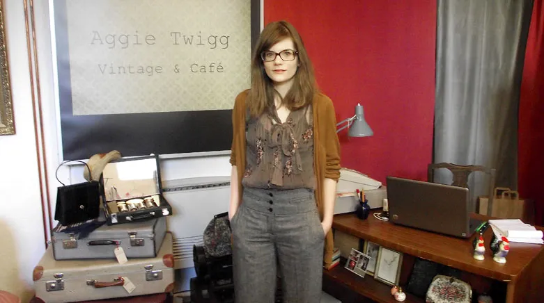 133002.Aggie twigg.1