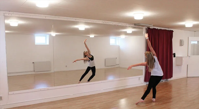 135104dancedirection