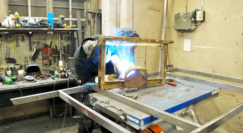 142041-JarboSvetsPress