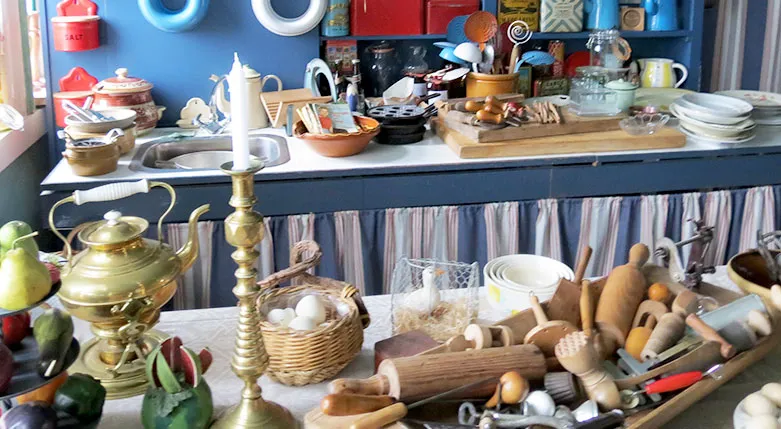 144082-Fru-Petersens-Cafe1