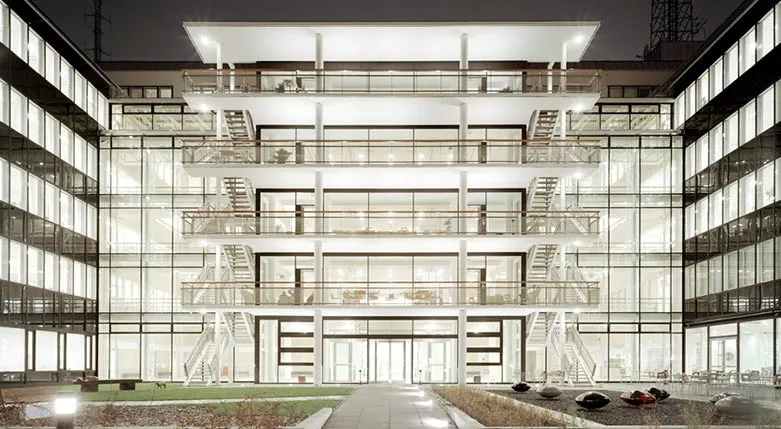 142050W-larssonsark1