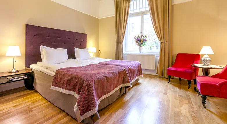 153005-WellingtonHotel3