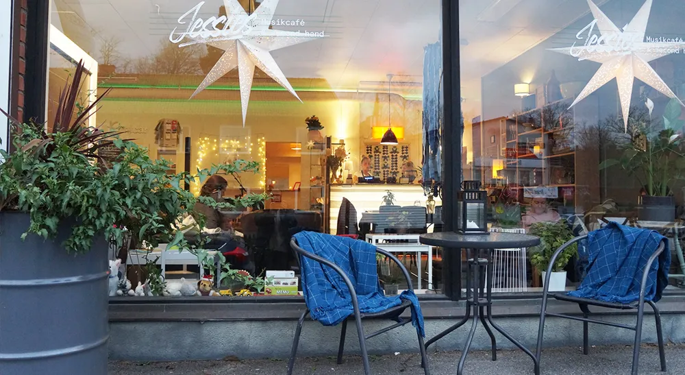 EM_jessie-musikcafe_06