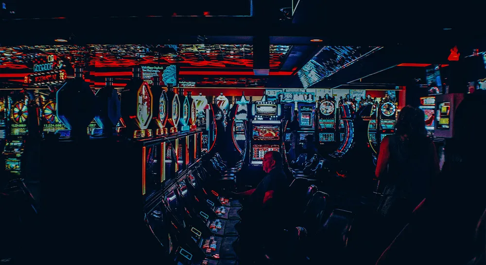 EM_slots_darkroom_night