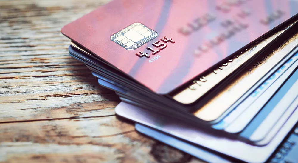 EM_CreditCard_Stack_01